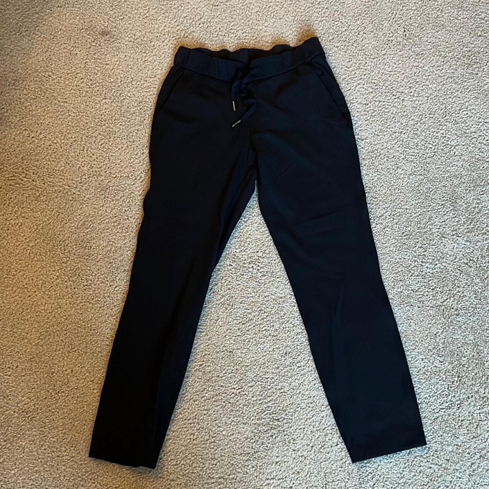 Lululemon on the fly pant size 4